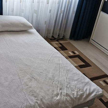 Luxury Apartment With Two Bedrooms And Large Living Room, 100 Square Meters, City Center أرادايا المظهر الخارجي الصورة