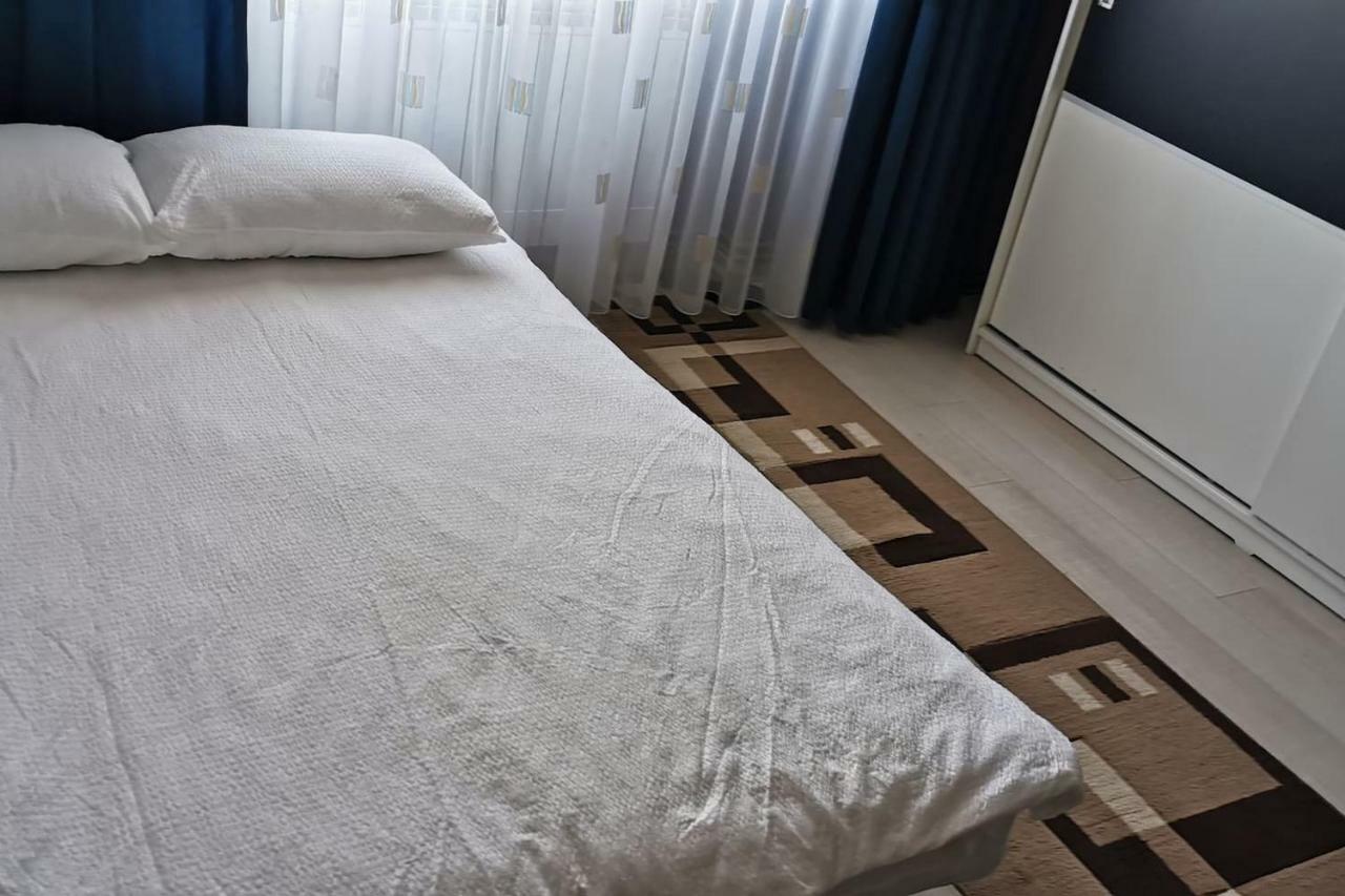 Luxury Apartment With Two Bedrooms And Large Living Room, 100 Square Meters, City Center أرادايا المظهر الخارجي الصورة