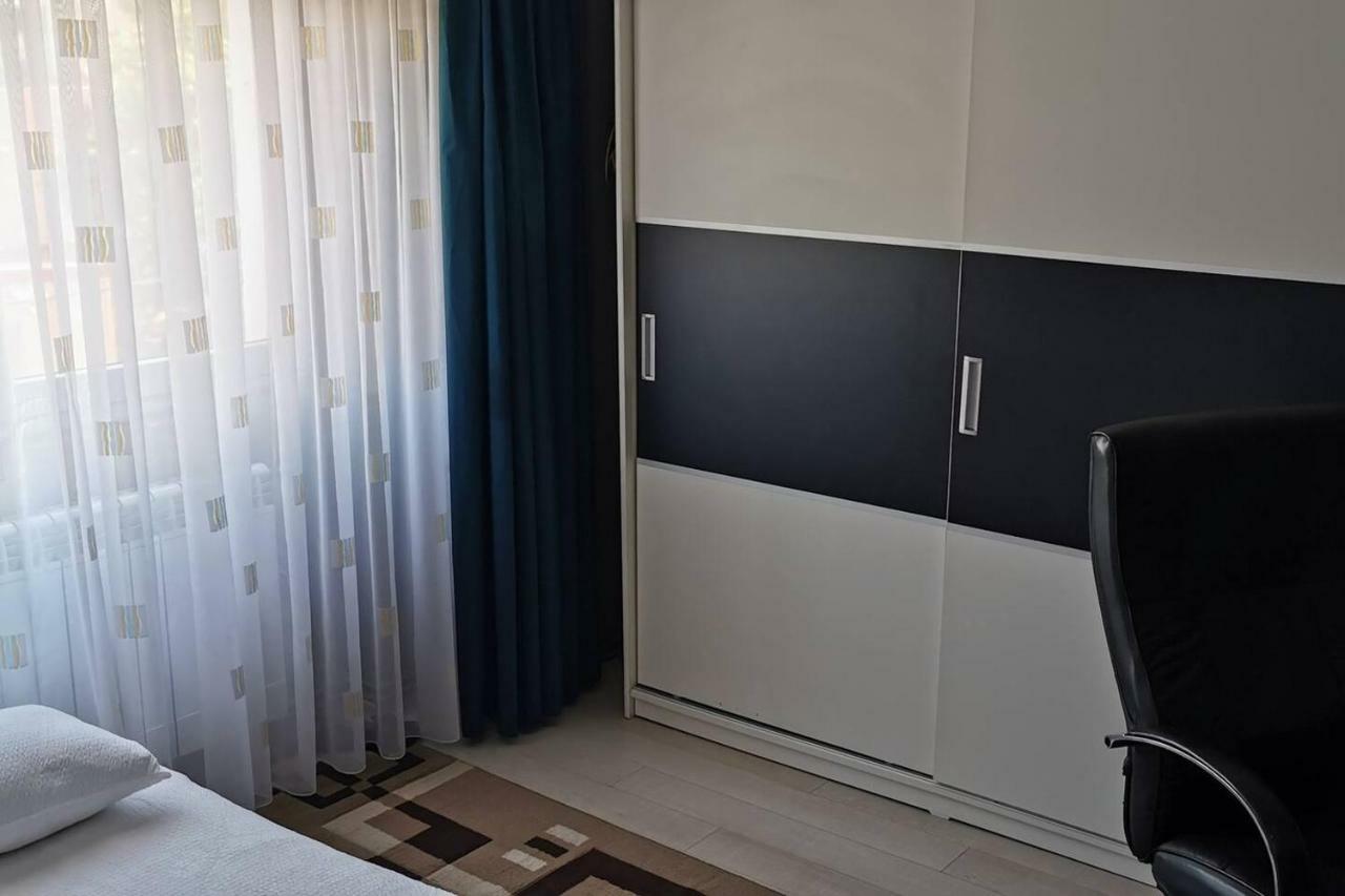 Luxury Apartment With Two Bedrooms And Large Living Room, 100 Square Meters, City Center أرادايا المظهر الخارجي الصورة